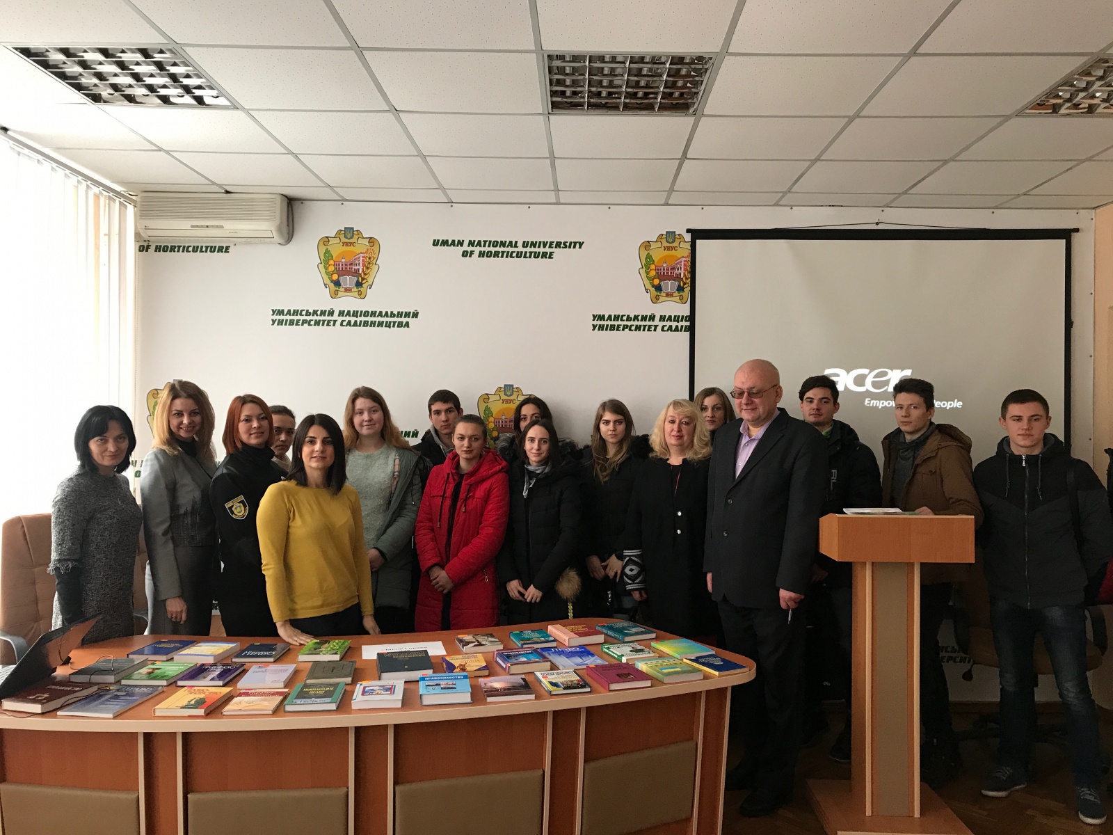 Круглий стіл з працівниками правоохоронних органів з питань реалізації і захисту прав людини