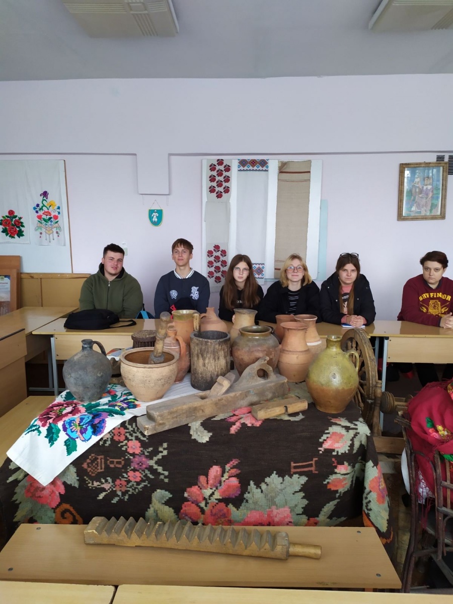 СТУДЕНТСЬКИЙ НАУКОВИЙ ГУРТОК ІЗ НАРОДОЗНАВСТВА ДОСЛІДЖЕННЯ УКРАЇНСЬКОЇ МИНУВШИНИ