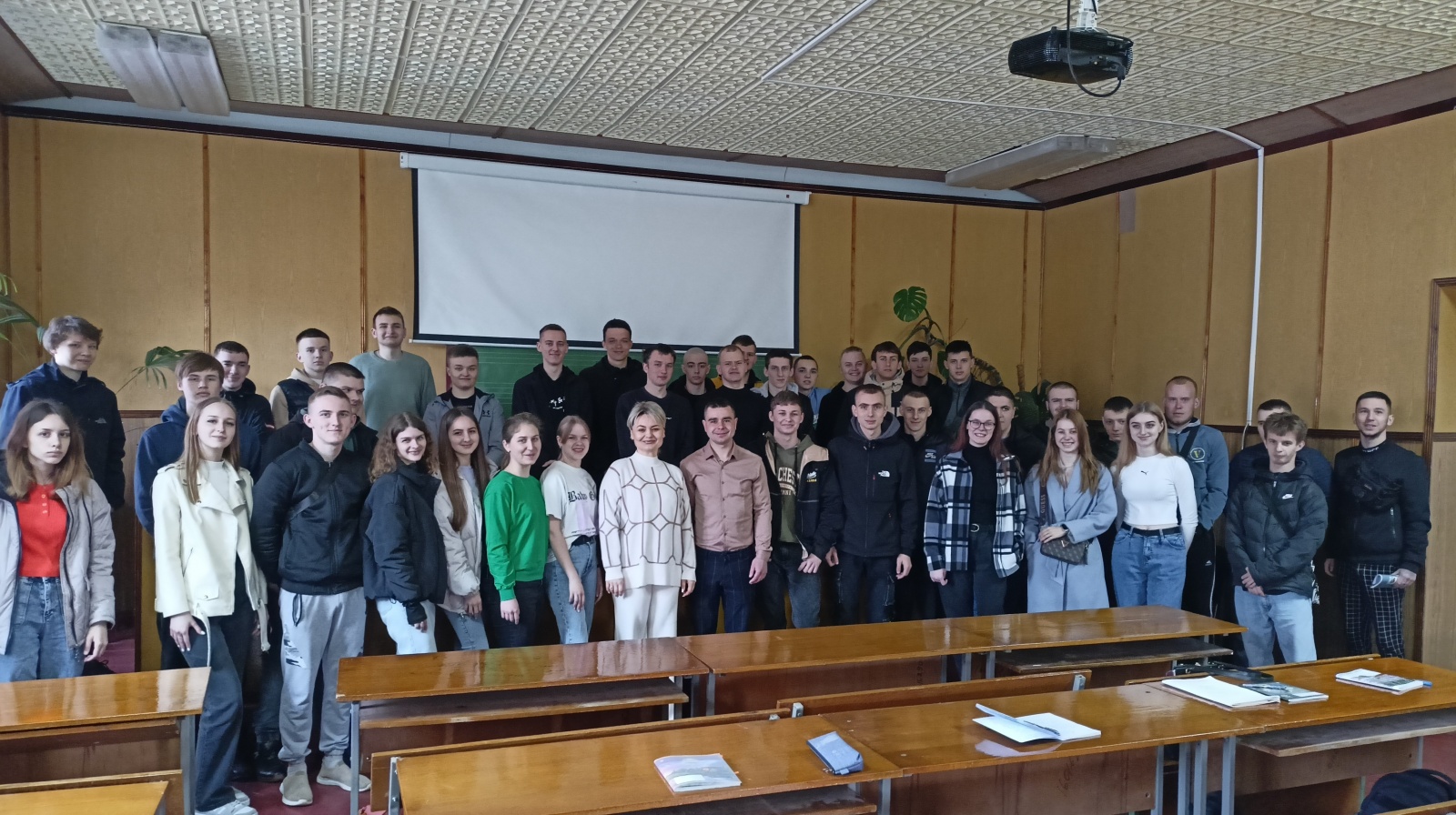 Зустріч студентів, факультету агрономії Уманського національного університету садівництва з провідним агрономом, потужної СТОВ «Агрофірми Корсунь», Твердохлібом Богданом Ігоровичем