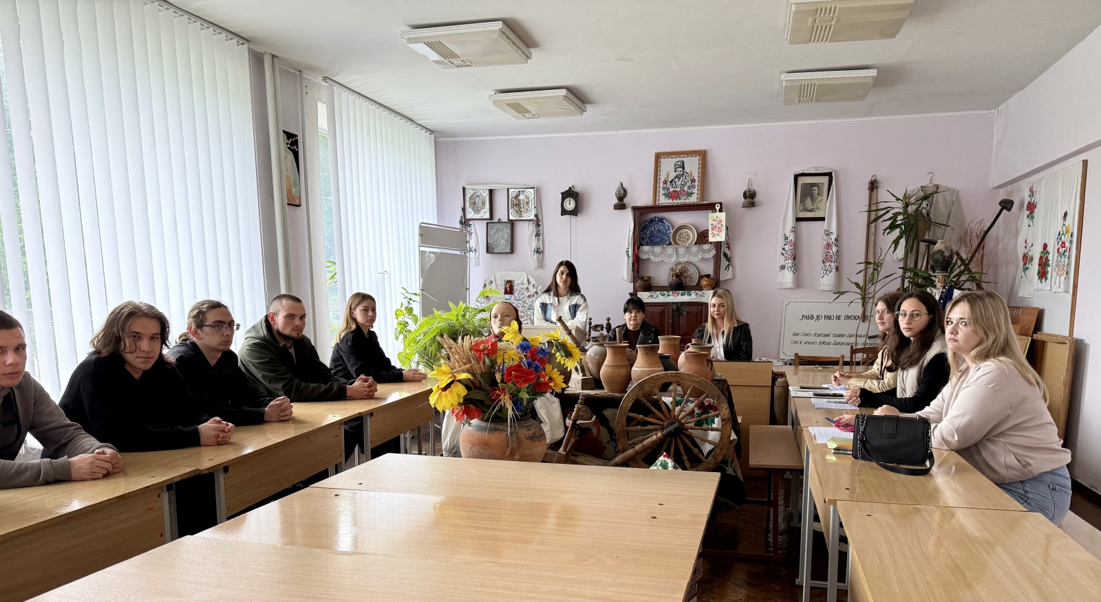 Науково-пізнавальний семінар на тему: «Як не стати жертвою ворожих спецслужб: правова відповідальність та особиста безпека»
