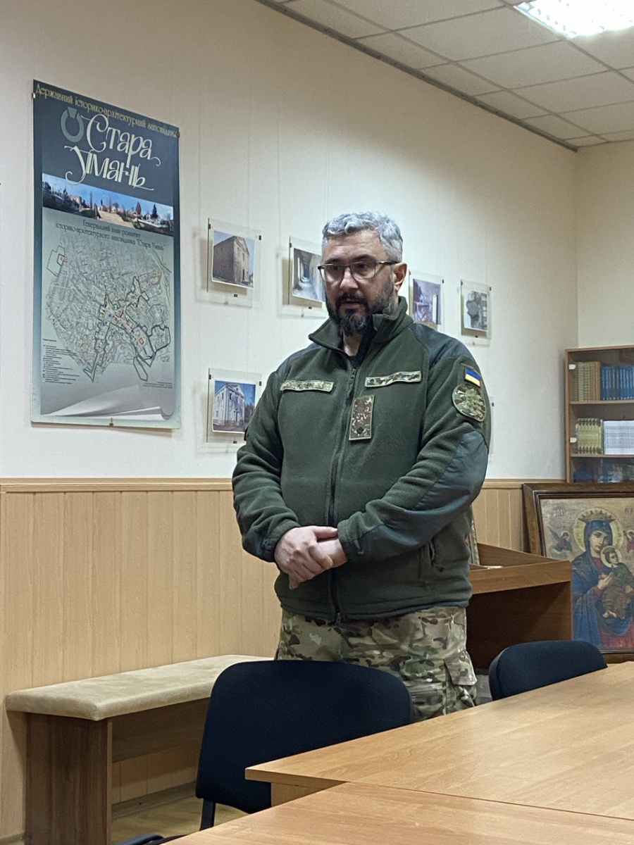 Зустріч викладачів кафедри соціально-гуманітарних і правових дисциплін із відомим істориком, журналістом і військовослужбовцем НГУ Вахтангом Кіпіані
